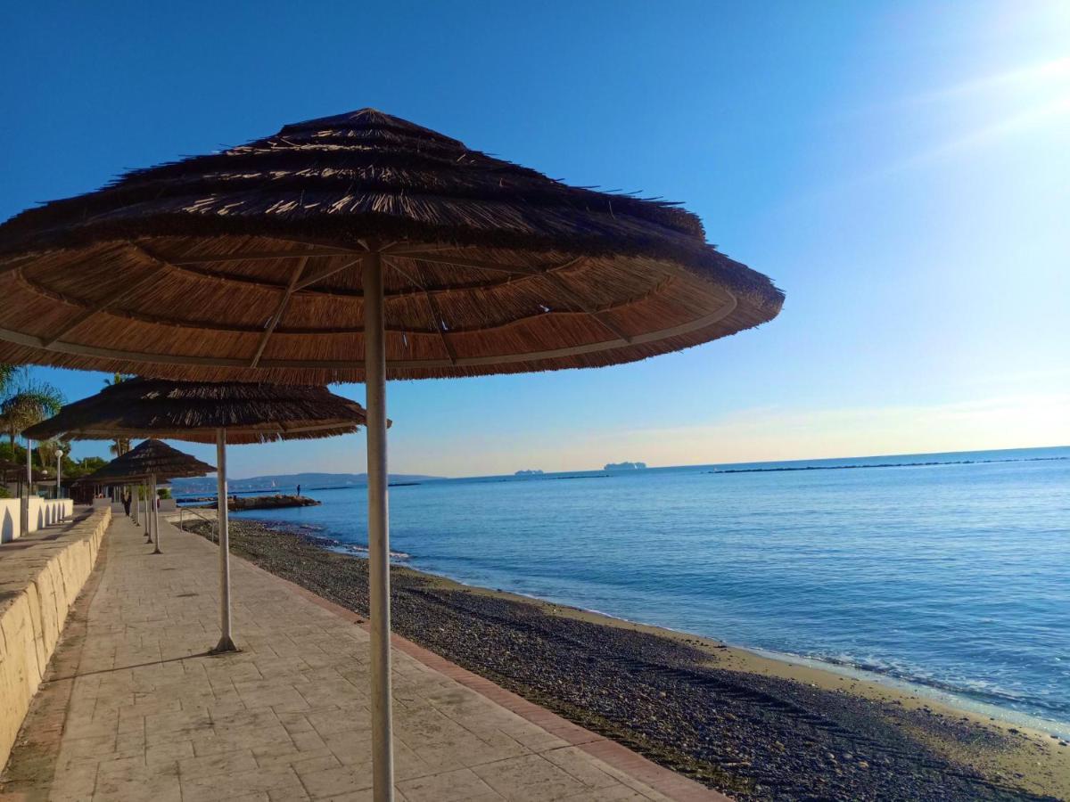 Sanders Ermitage On The Beach - Delightful 1-Bedroom Apartment With Sea View Limassol Zewnętrze zdjęcie